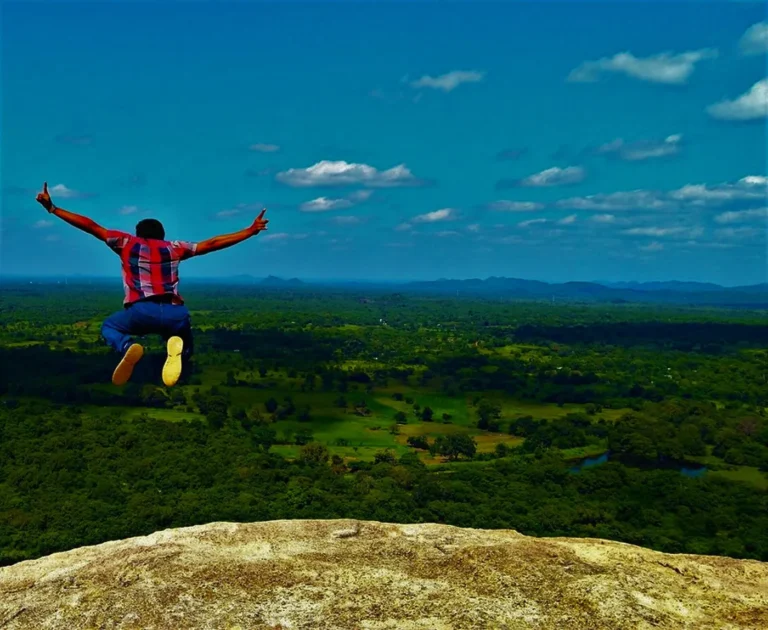 Pidurangala Rock, Sri Lanka – Island Walkers