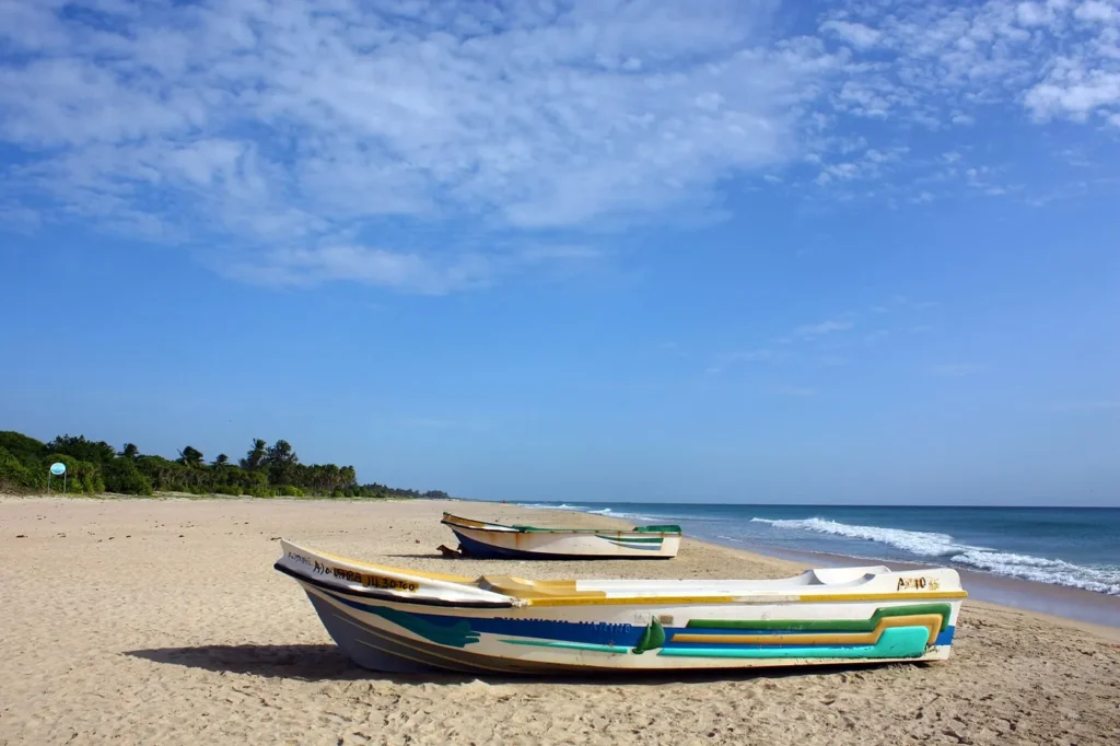 Nilaveli beach near Trincomalee, Sri Lanka – Island Walkers
